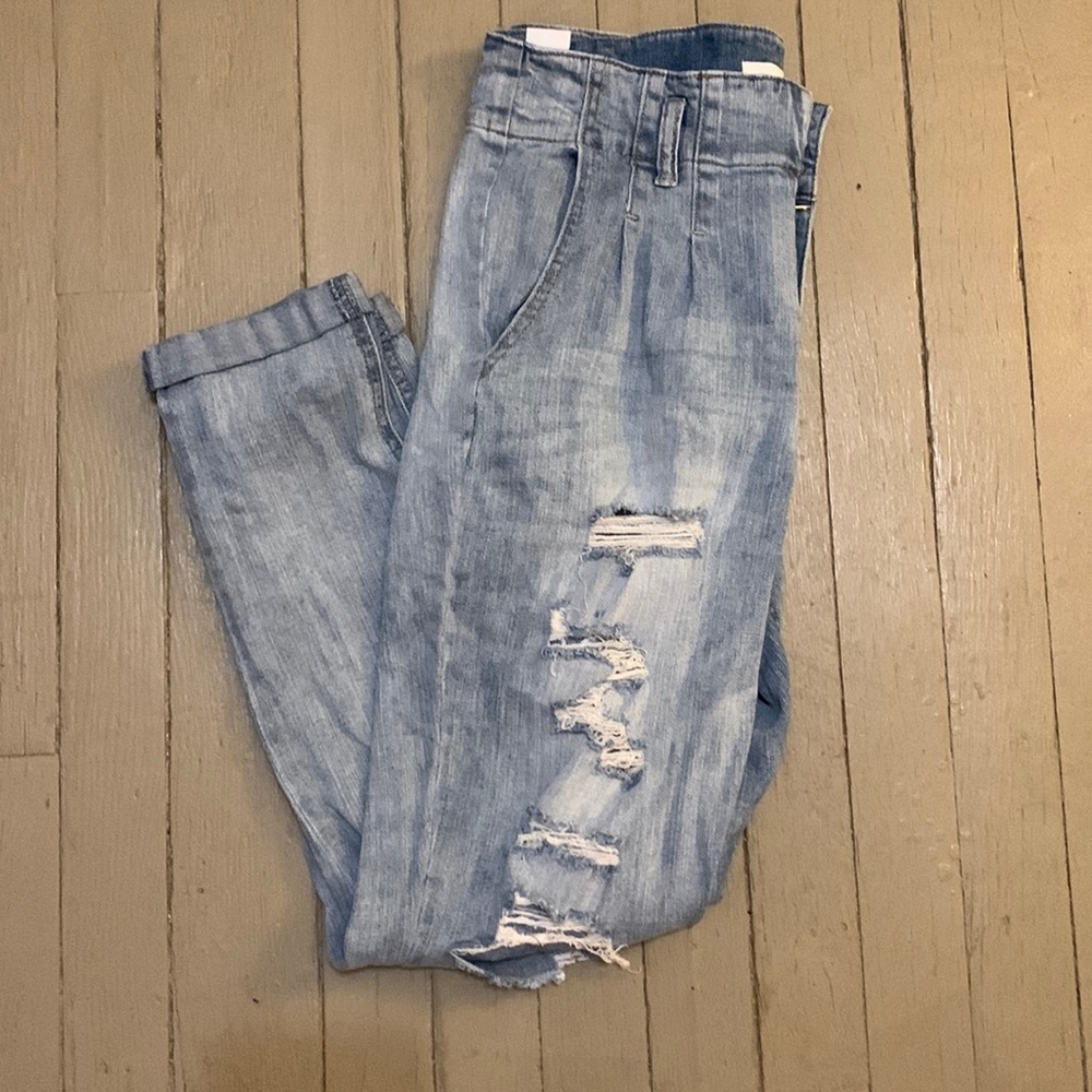 Almost Famous Ripped Jeans Size 11